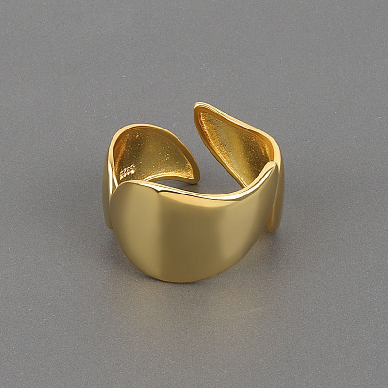 Clara Wavy Ring