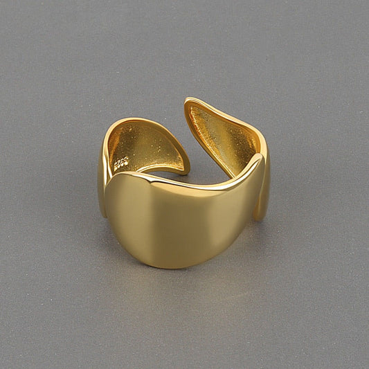 Clara Wavy Ring